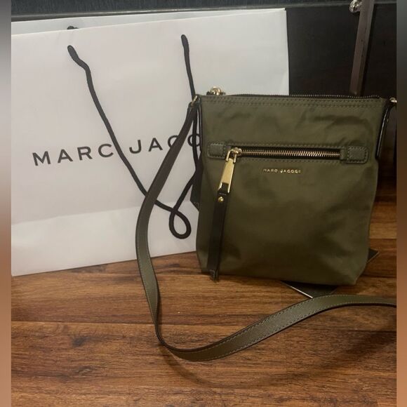 Marc Jacob Olive Crossbody Bag - Picture 1 of 9